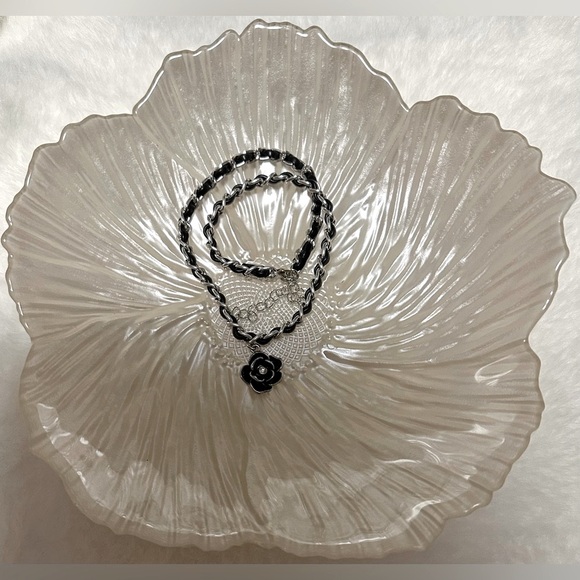 Black Camellia Flower Women's Necklace Choker - Picture 8 of 11